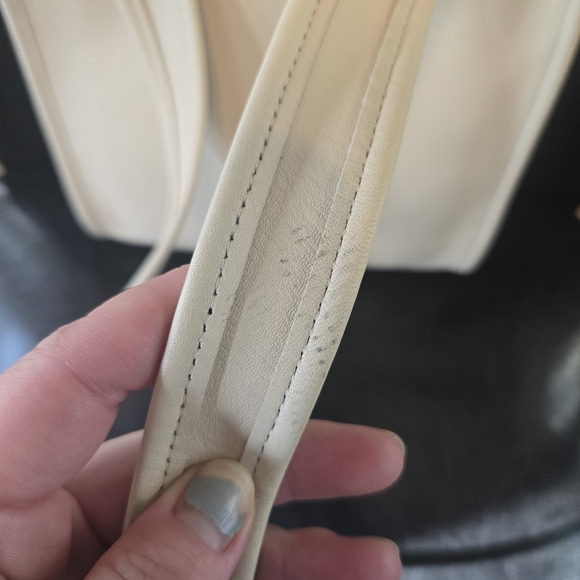 Vintage Coach Cream Shoulder Bag No. M8D - 9997 - Picture 11 of 13